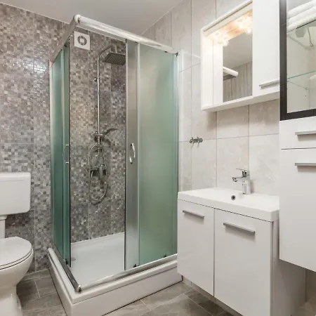 By Interhome 度假居 Barbat na Rabu